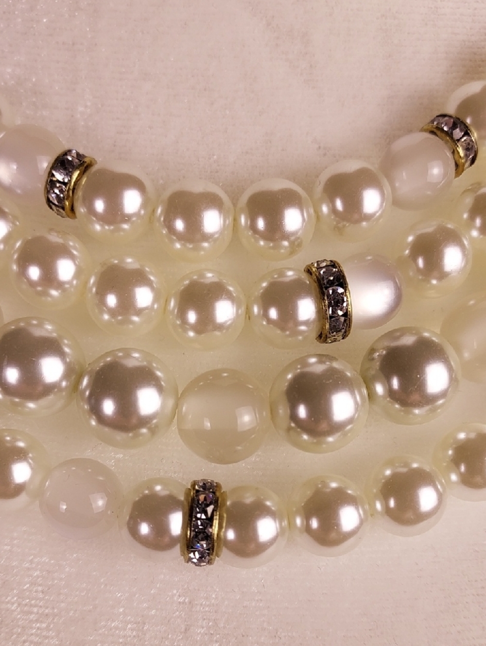Chloe + Isabel Retro Glam Faux Pearl Crystal Party Cocktail Statement Necklace - Picture 8 of 10